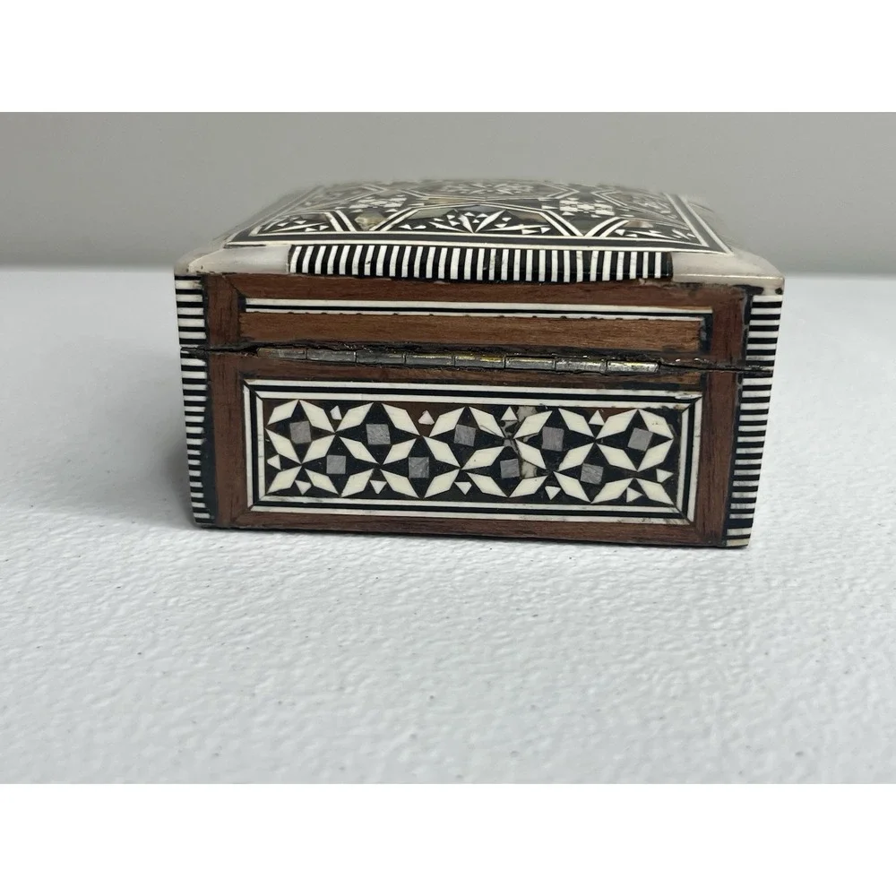 Vintage Inlaid Mother of Pearl Jewelry Trinket Wood Box Square Egyptian‎